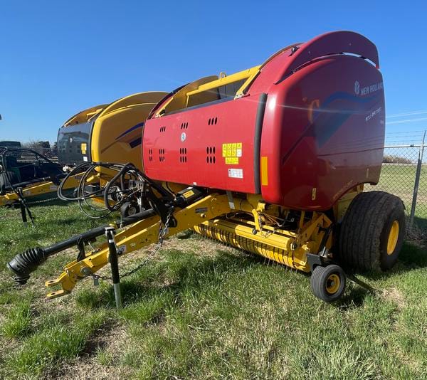 2022 New Holland RB560