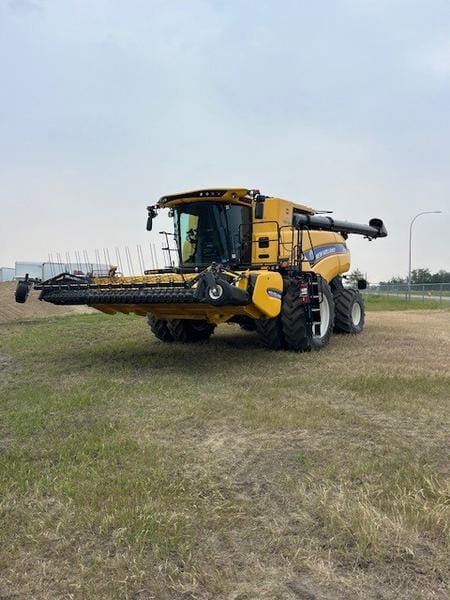 2023 New Holland CR8.90