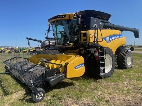 2017 New Holland CR8.90