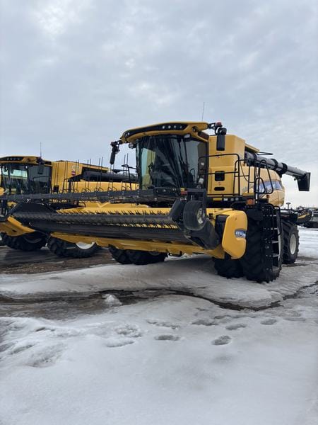 2021 New Holland CR8.90