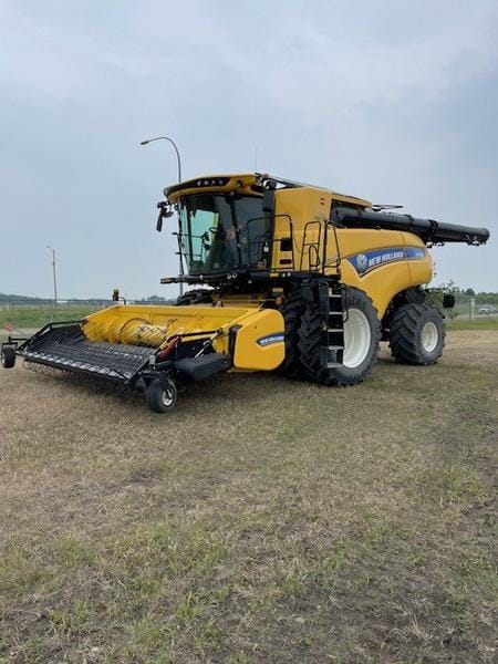 2022 New Holland CR10.90
