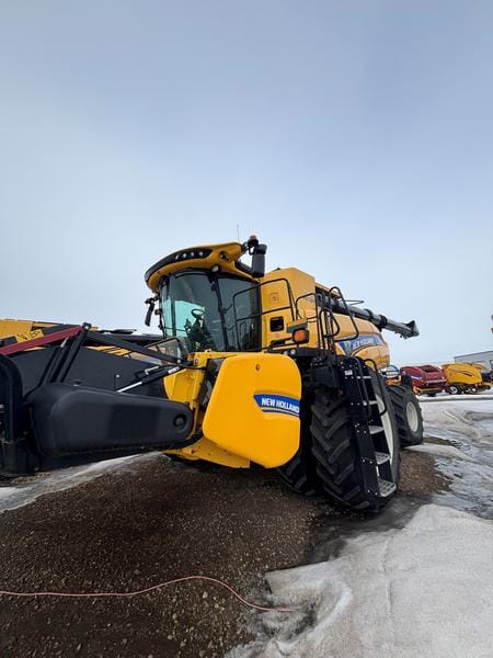 2022 New Holland CR8.90