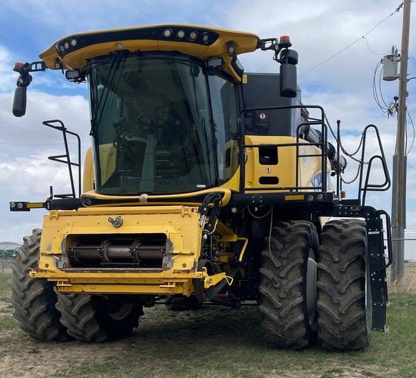 2015 New Holland CR8.90