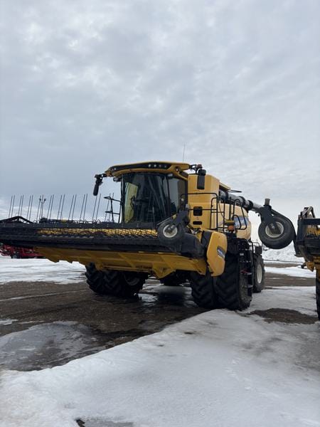 2021 New Holland CR8.90