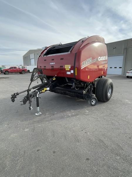 2022 Case IH RB565