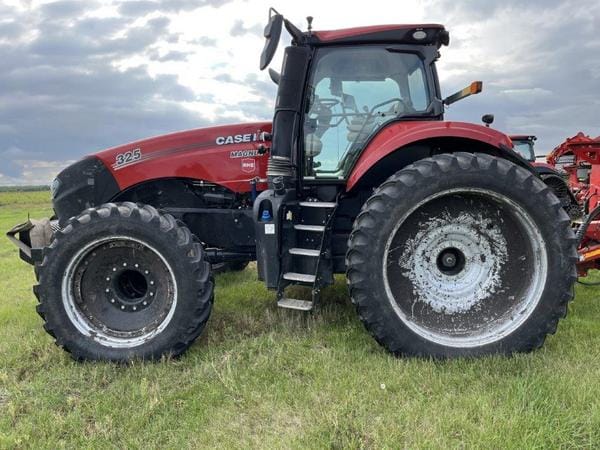 2025 Case IH MAG325