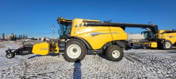 2025 New Holland CR8.90