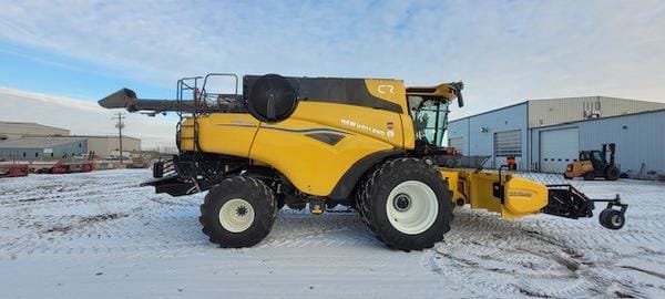 2025 New Holland CR8.90