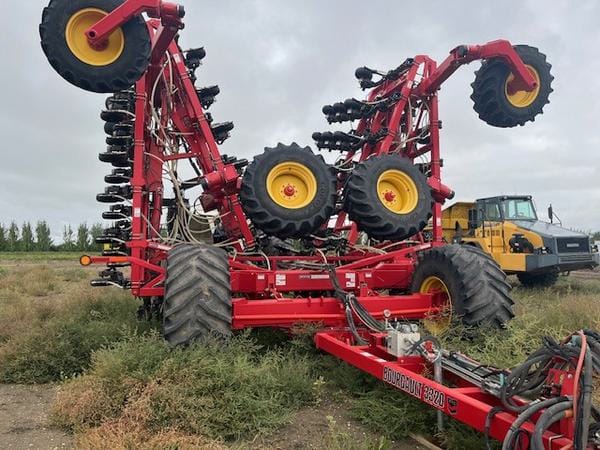 2018 Bourgault 3320-76