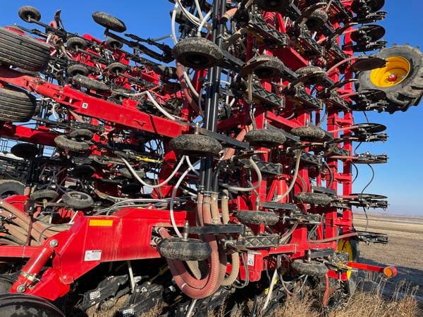2024 Bourgault 3335-76