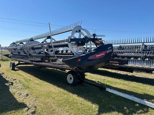 2023 MacDon FD230
