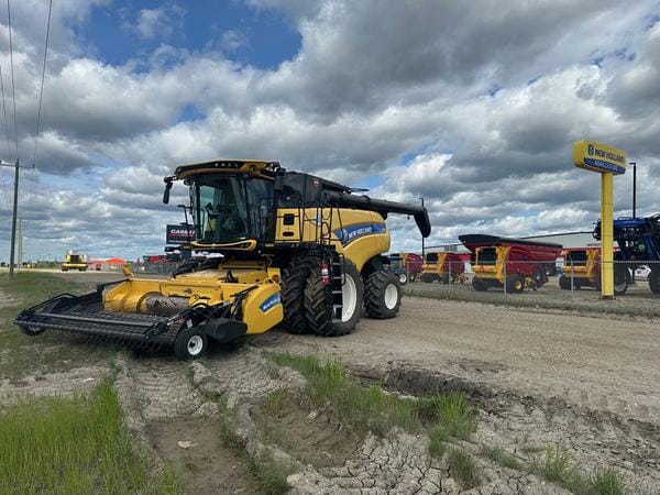 2015 New Holland CR9.90