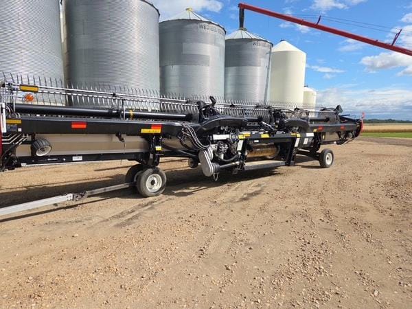 2023 MacDon FD240