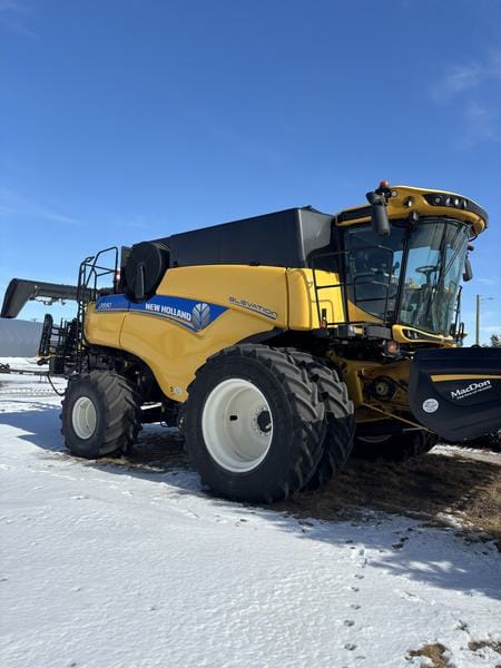 2017 New Holland CR9.90