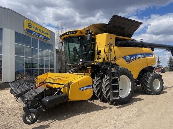 2023 New Holland CR8.90