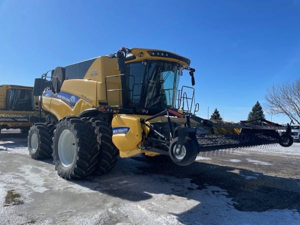 2023 New Holland CR9.90
