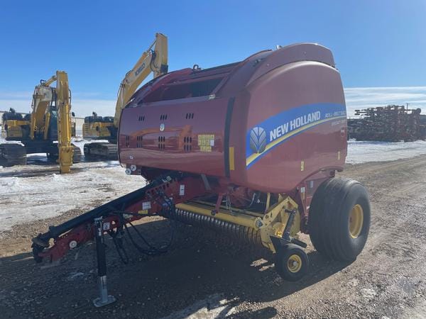2017 New Holland RB560