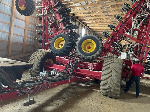 2021 Bourgault 3335-84