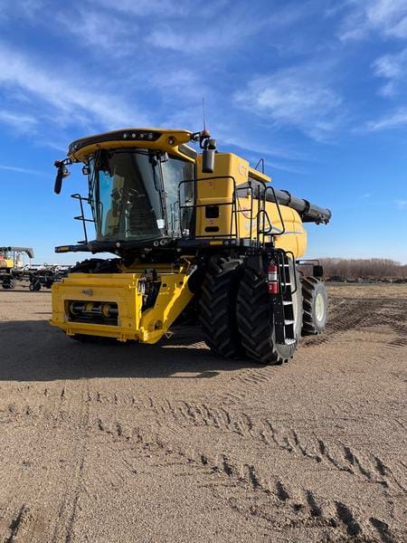 2025 New Holland CR9.90