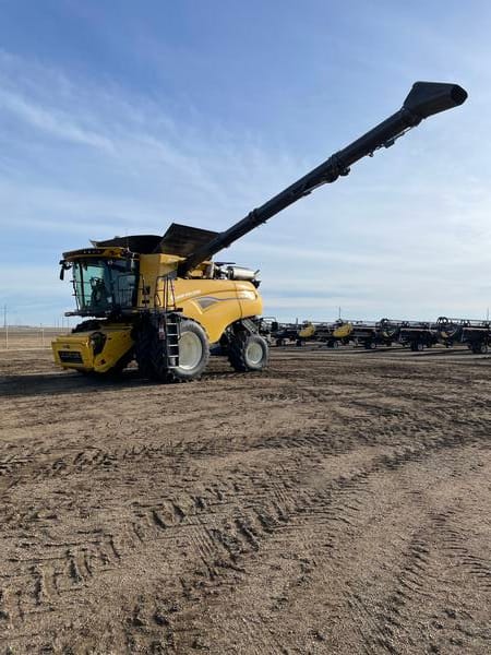 2025 New Holland CR9.90