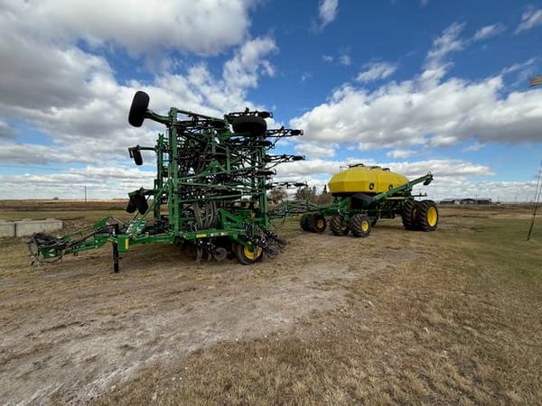 2023 John Deere P556