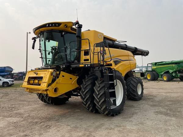 2025 New Holland CR8.90