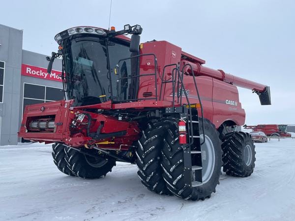 2025 Case IH 8260