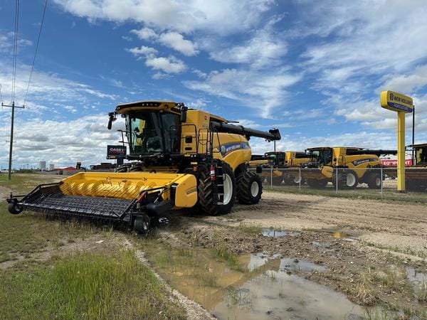 2022 New Holland CR10.9