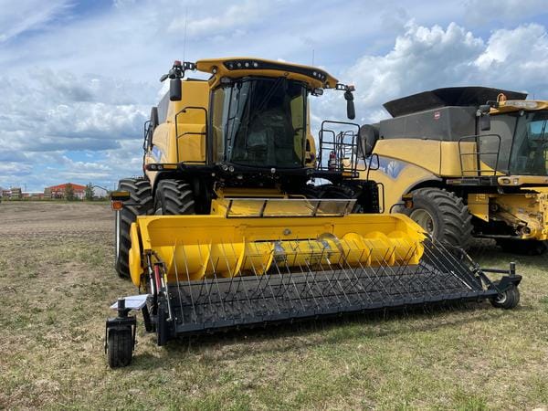 2022 New Holland CR9.90