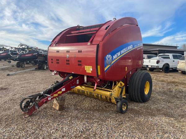 2016 New Holland RB560