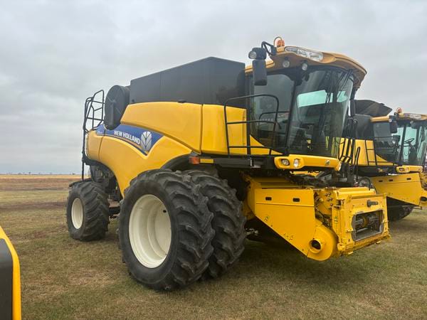 2013 New Holland CR8090