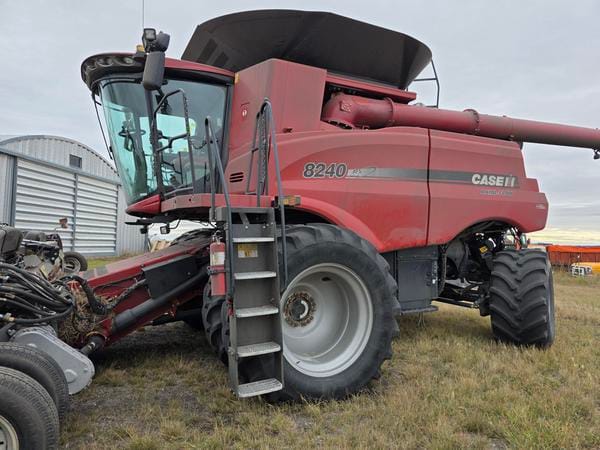 2018 Case IH 8240