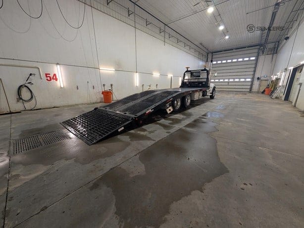 2020 PETERBILT 348