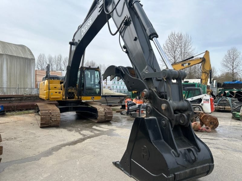 2019 John Deere 250G