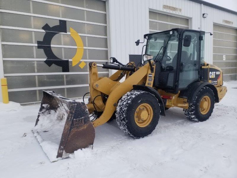 2017 CAT 												906M