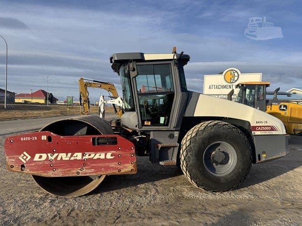 2019 DYNAPAC CA2500D