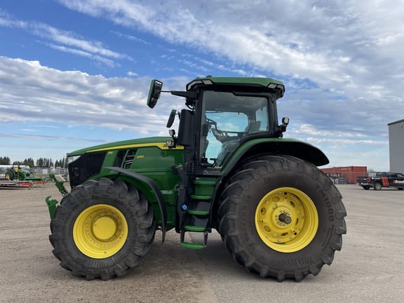 2023 John Deere 7R 330
