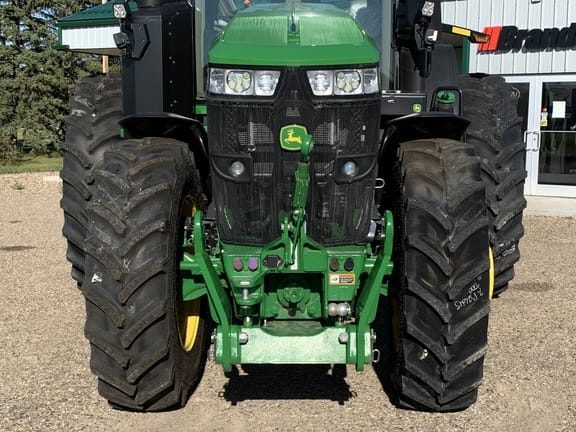 2023 John Deere 7R 250