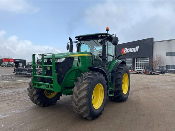 2017 John Deere 7210R