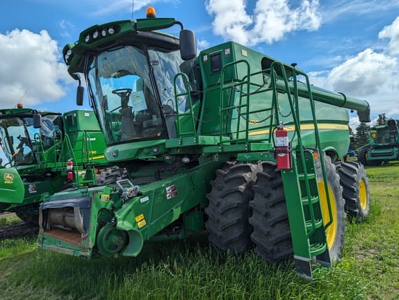 2012 John Deere S690
                                price reduced