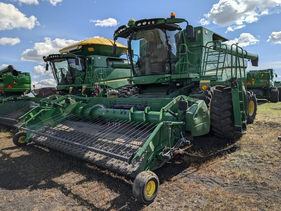 2013 John Deere S690