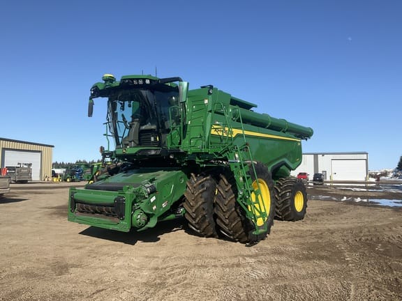 2022 John Deere X9 1100