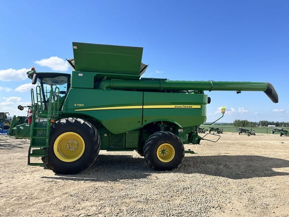 2019 John Deere S790
                                price reduced