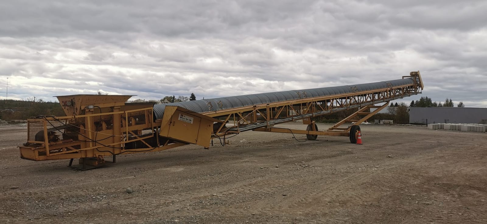 100FT McCloskey Electric Radial Stacker