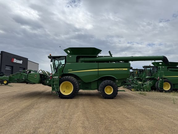 2013 John Deere S690
                                price reduced