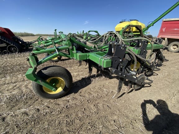 2013 John Deere 1870