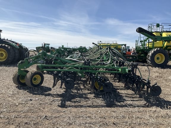 2017 John Deere 1870