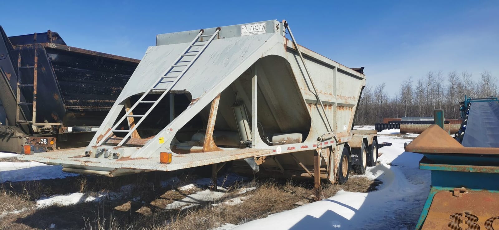 1989 Raglan Belly Dump Tri Axle