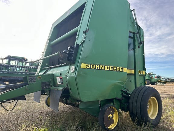 1997 John Deere 566