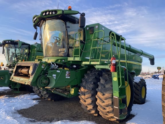 2017 John Deere S690
                                price reduced